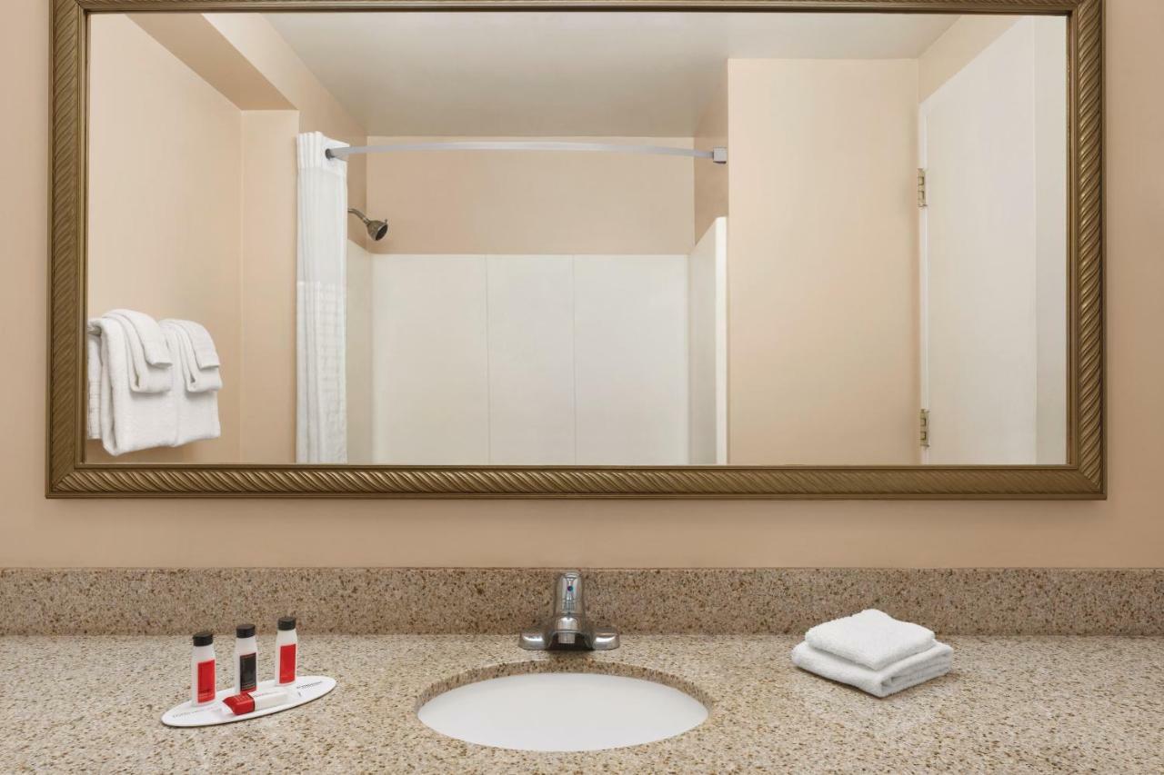 Days Inn By Wyndham Middletown/Newport Area מראה חיצוני תמונה